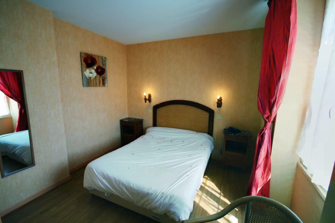 Les Messageries Hotel Saint-Flour  Quarto foto
