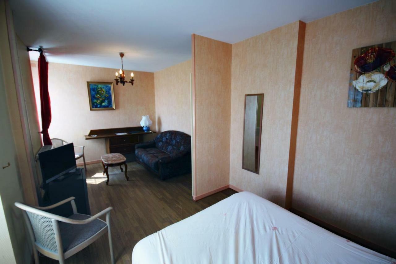 Les Messageries Hotel Saint-Flour  Quarto foto